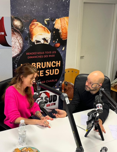 Elisa Dumont à la radio Axe Sud